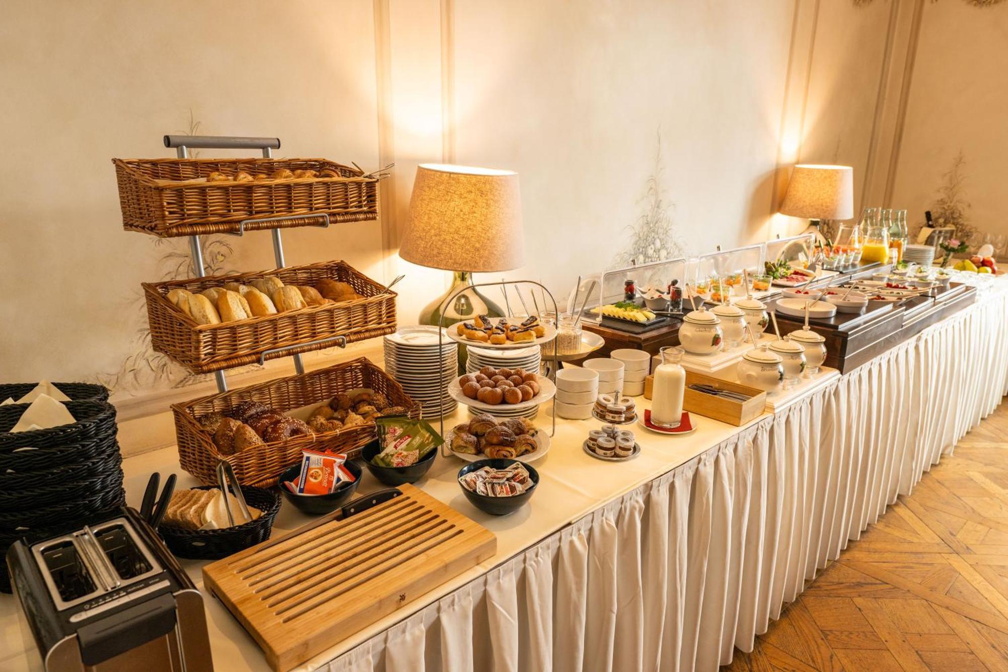 Louisa's Place Hotel